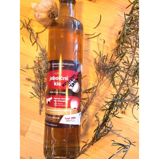 Hišni jabolčni kis z zelišči 0,5 l