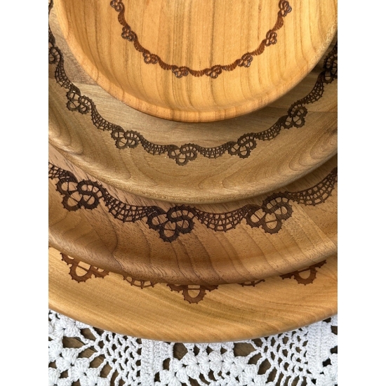 Lesen krožnik s čipko - oreh (18, 24 ali 27 cm)