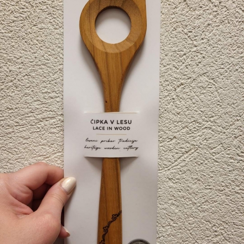 Lesena kuhalnica in žlica s čipko - več oblik (češnja)